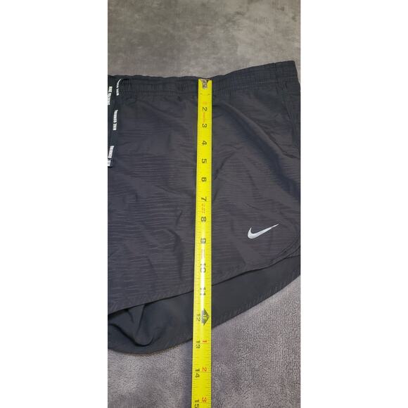 Nike Women' Sz M Modern Tempo Embossed Running Short 719759-010 Gym Hiking C11 - Picture 2 of 10